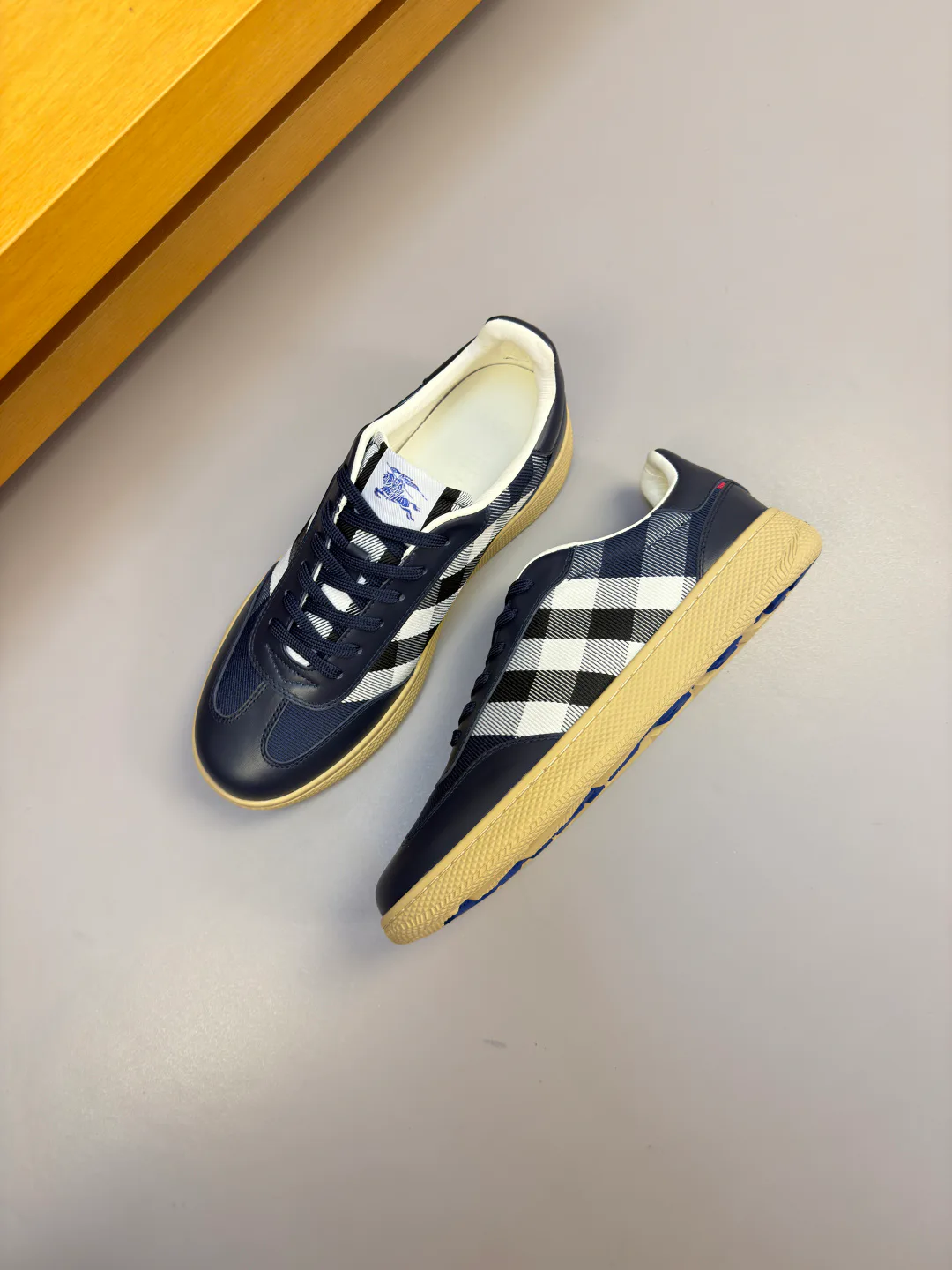 Кроссовки Мужские Burberry 19187009
