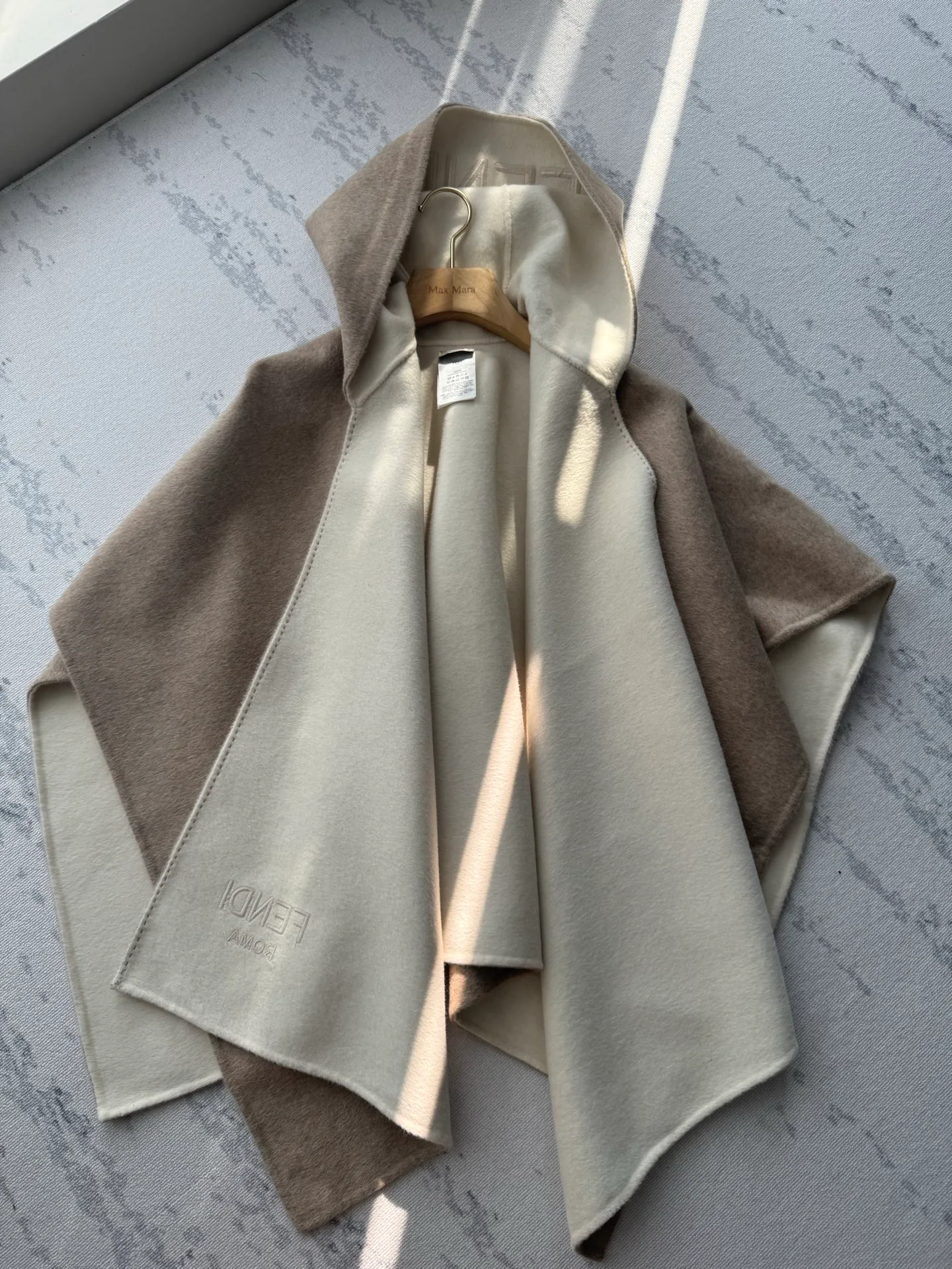 Пальто Женские Fendi 18739645