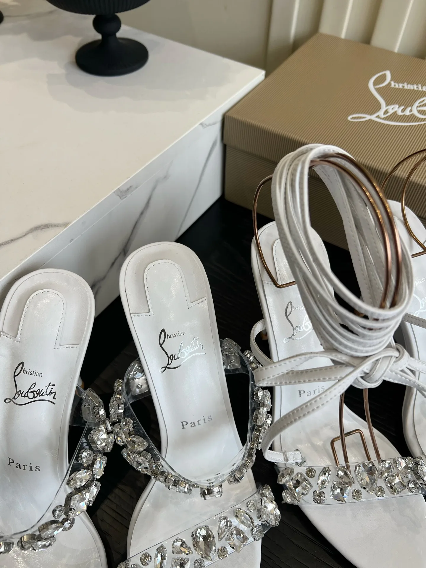 Босоножки Женские Christian Louboutin 18614258