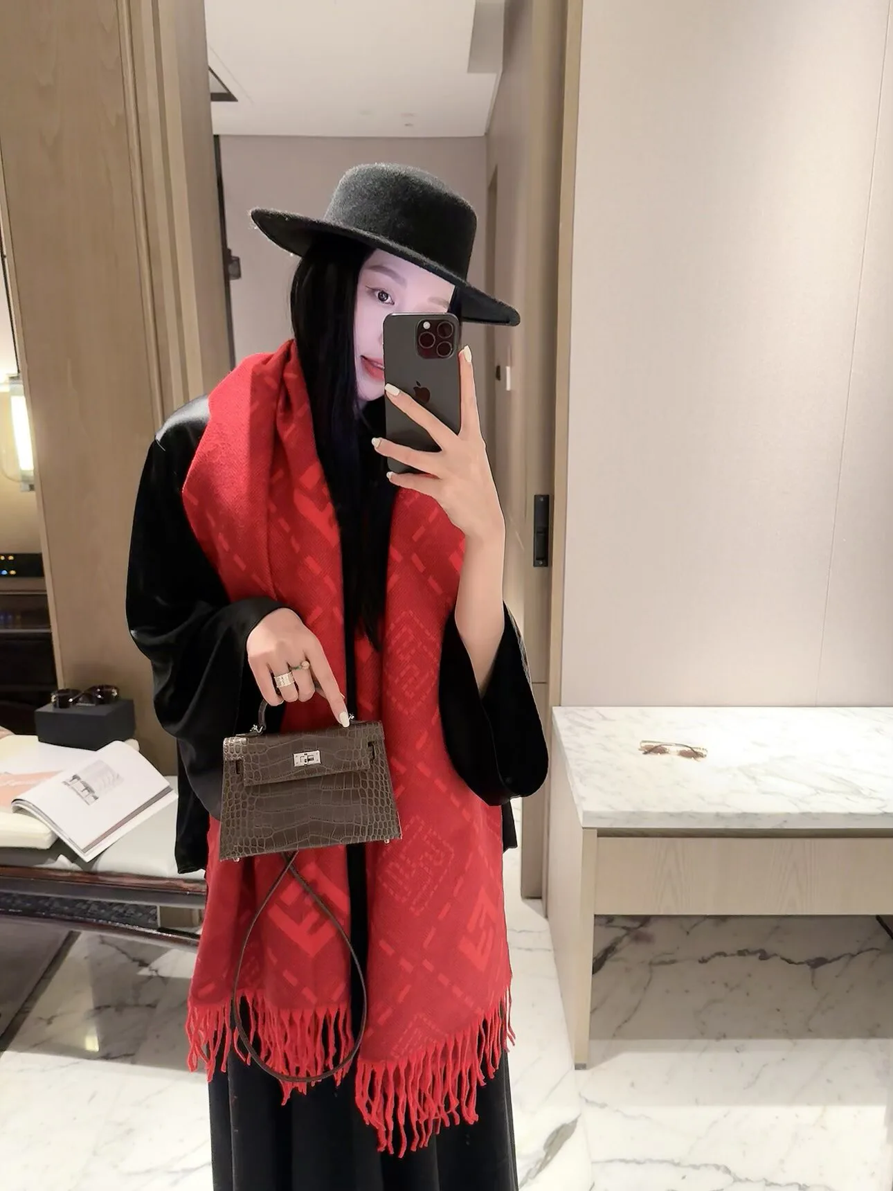 Шарфы Fendi 18322460