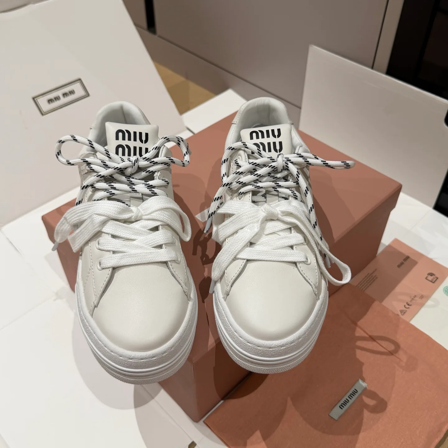 Кроссовки Женские Miu Miu 18121455
