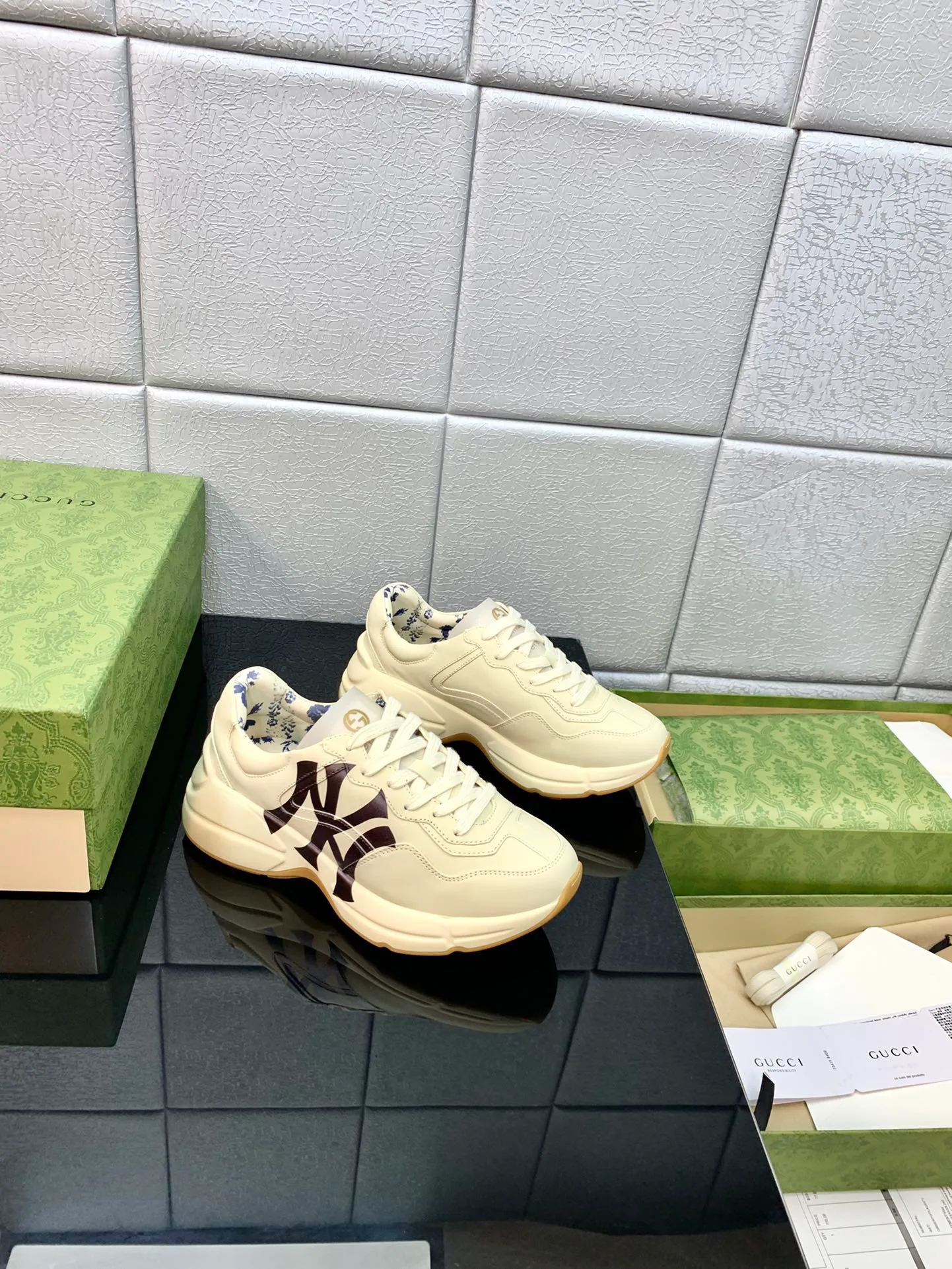Кроссовки Женские Gucci 13080124