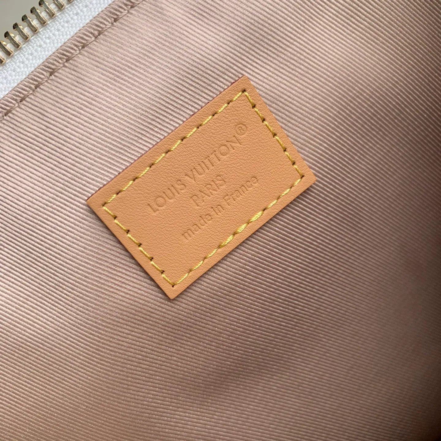 Сумки На Ремне Женские Louis Vuitton 18147520