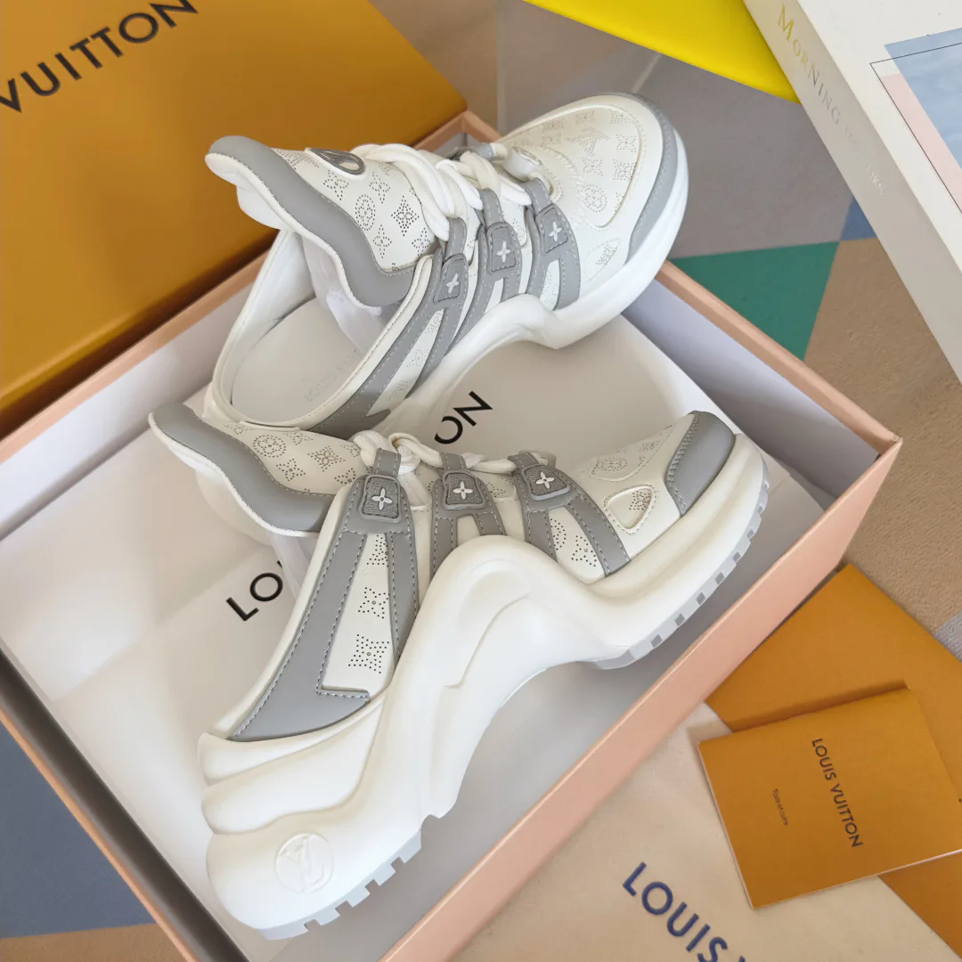 Кроссовки Женские Louis Vuitton 10273366