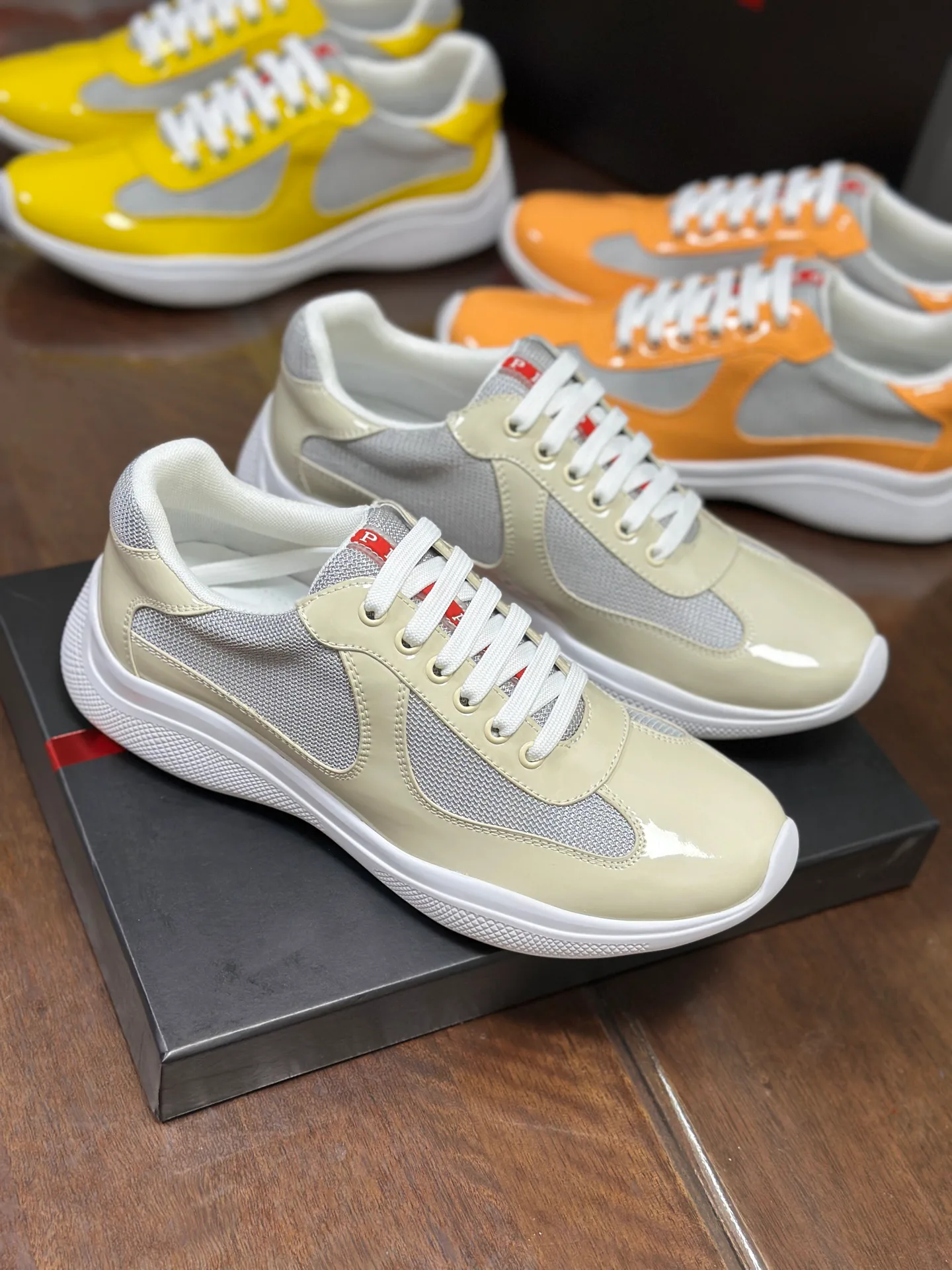Кроссовки Женские Prada 18262249