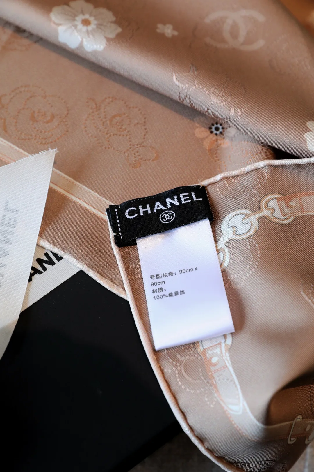 Платки Chanel 18419180