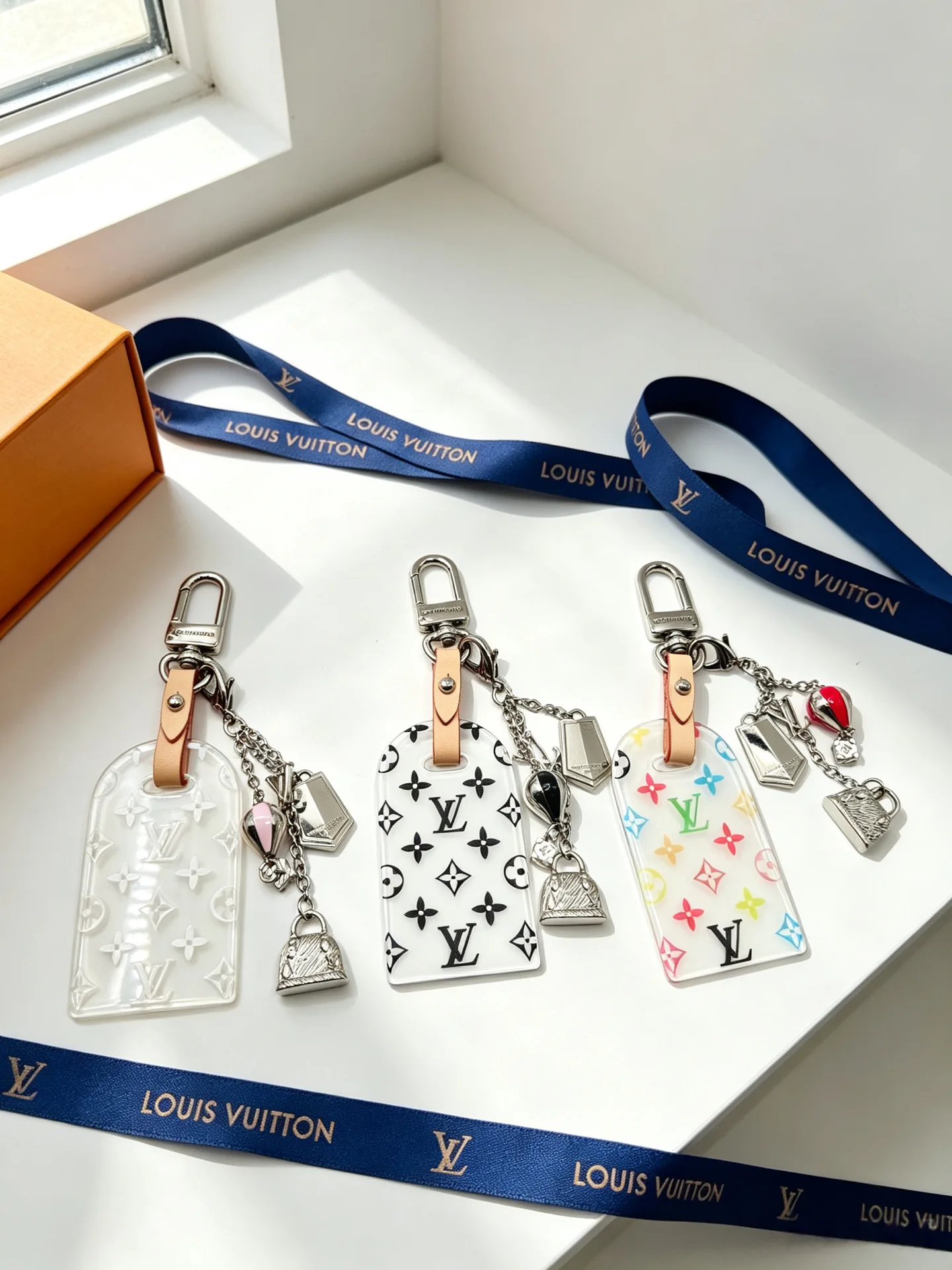 Ключницы Louis Vuitton 17922652