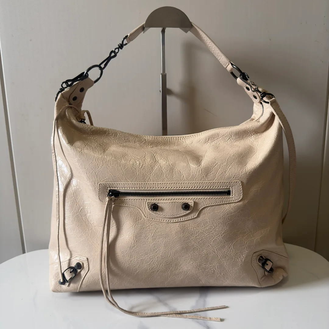 Сумки На Ремне Женские Balenciaga 11872246