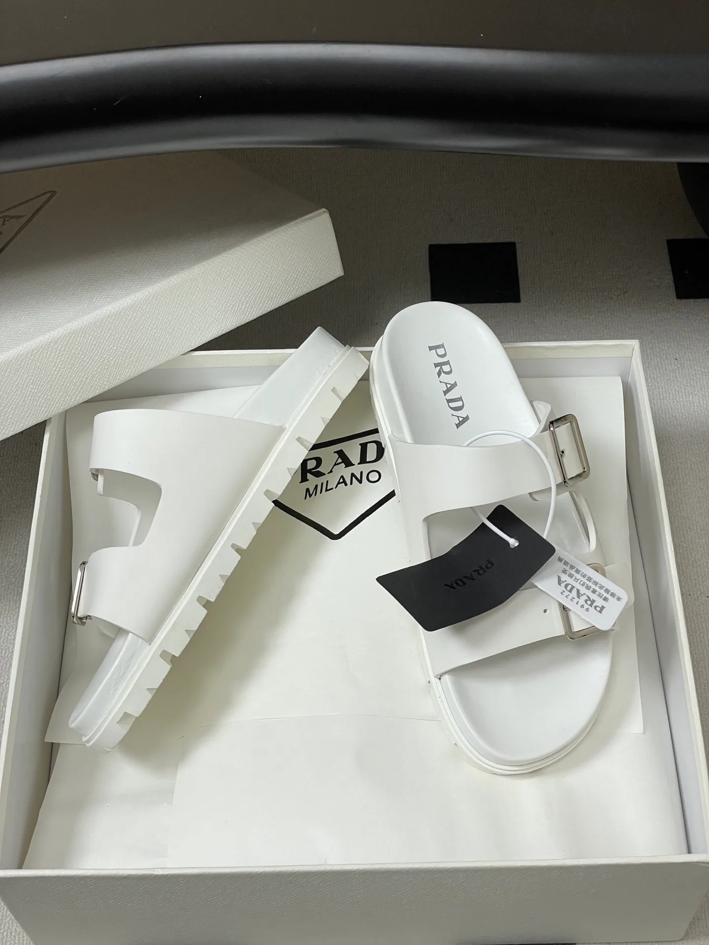 Сандалии Женские Prada 10993987