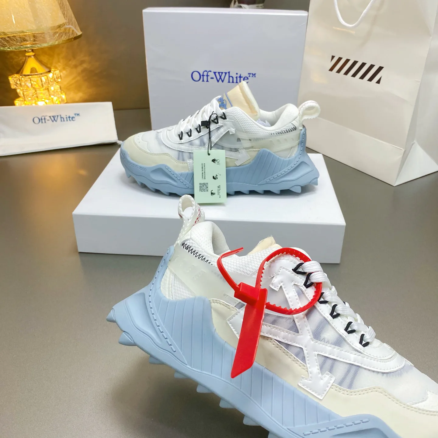 Кроссовки Женские Off-White 17530536