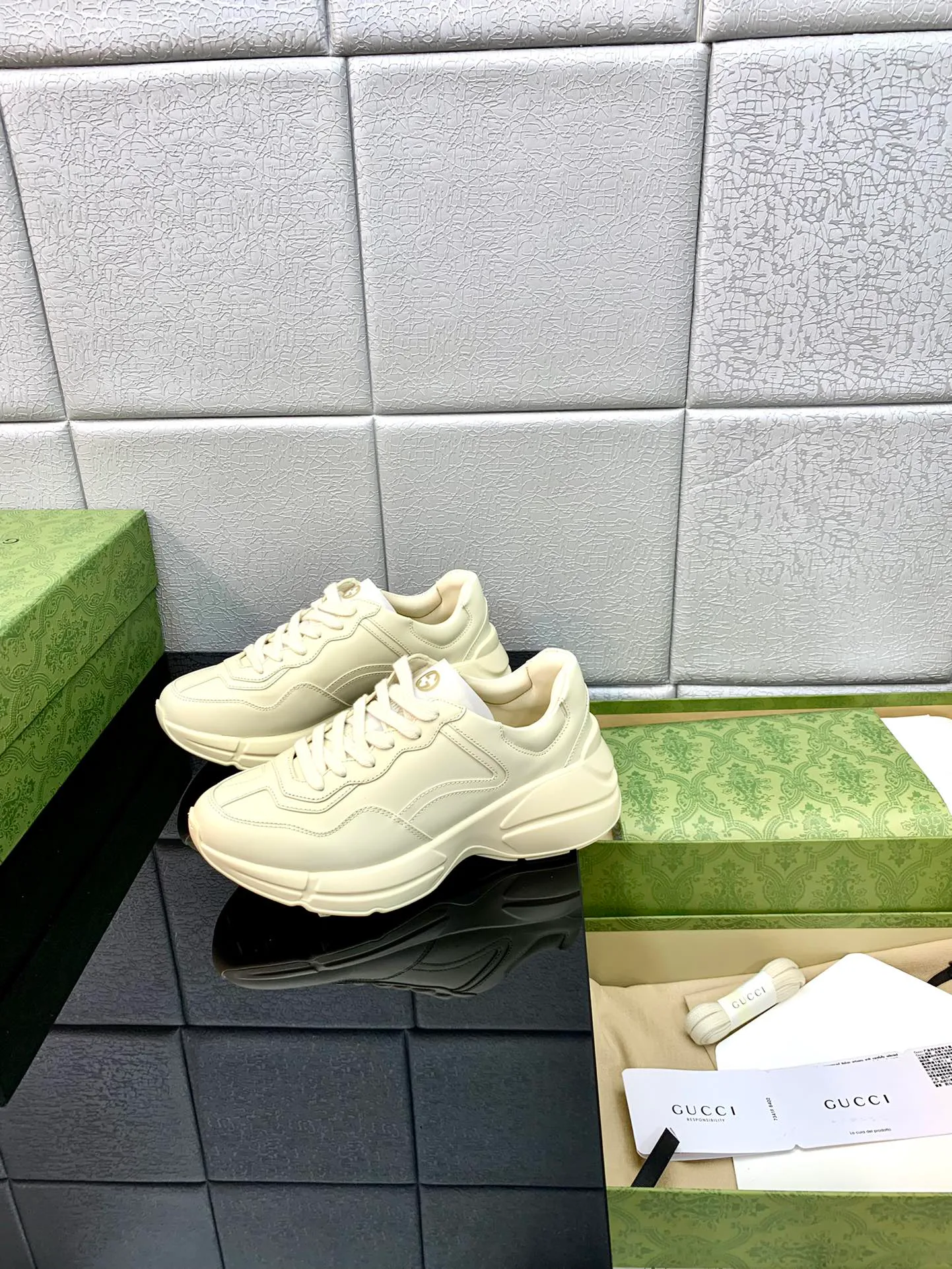 Кроссовки Женские Gucci 13080120