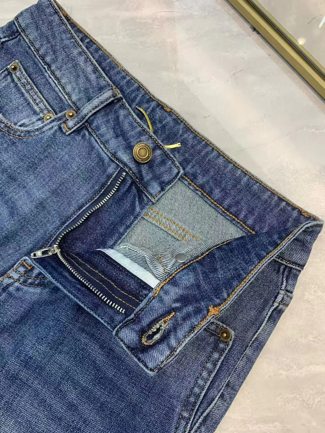 Джинсы Женские Saint Laurent 18274762