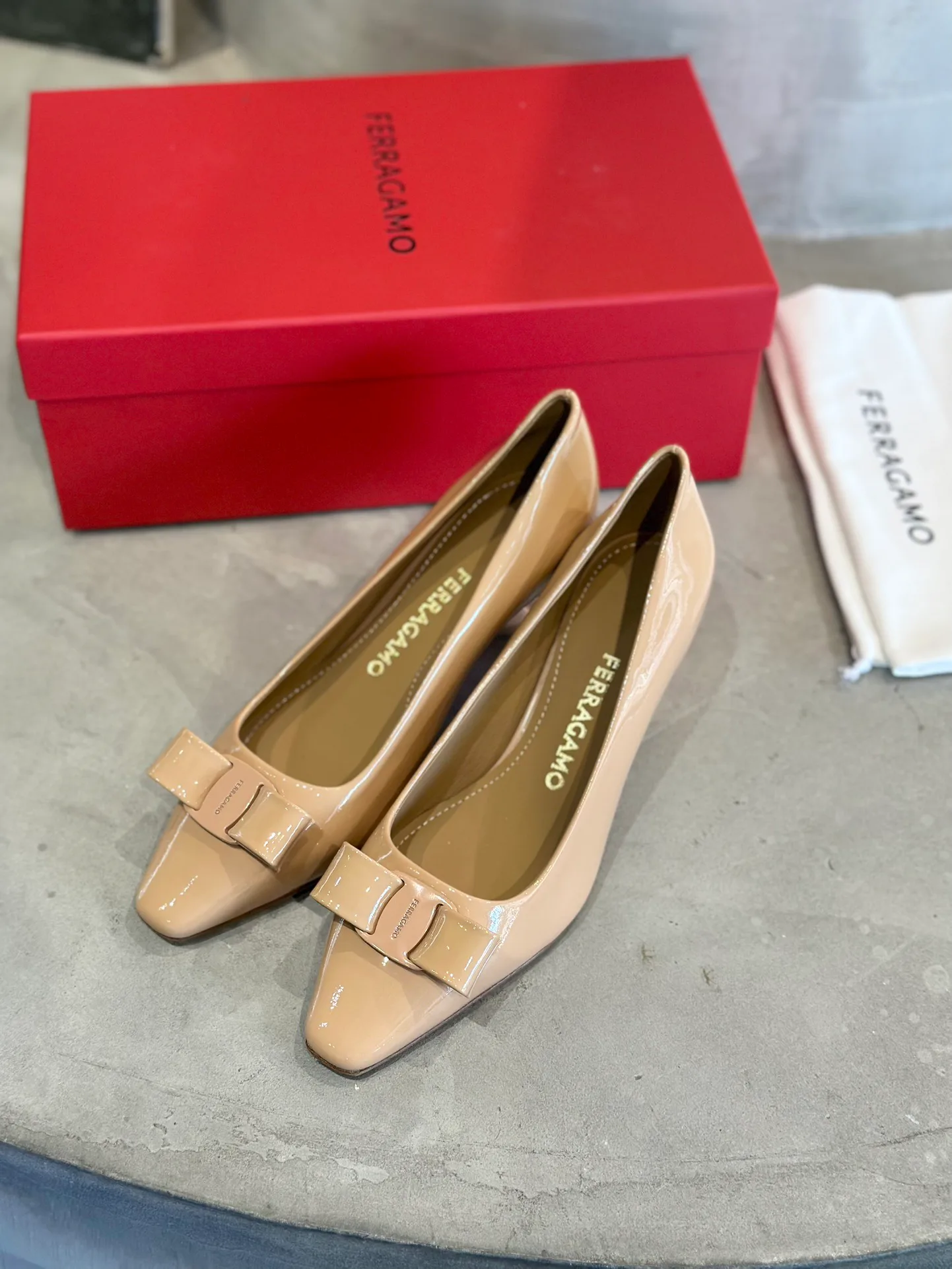 Туфли Женские Salvatore Ferragamo 11675549