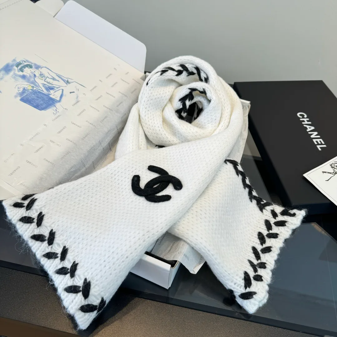 Шарфы Chanel 18275036