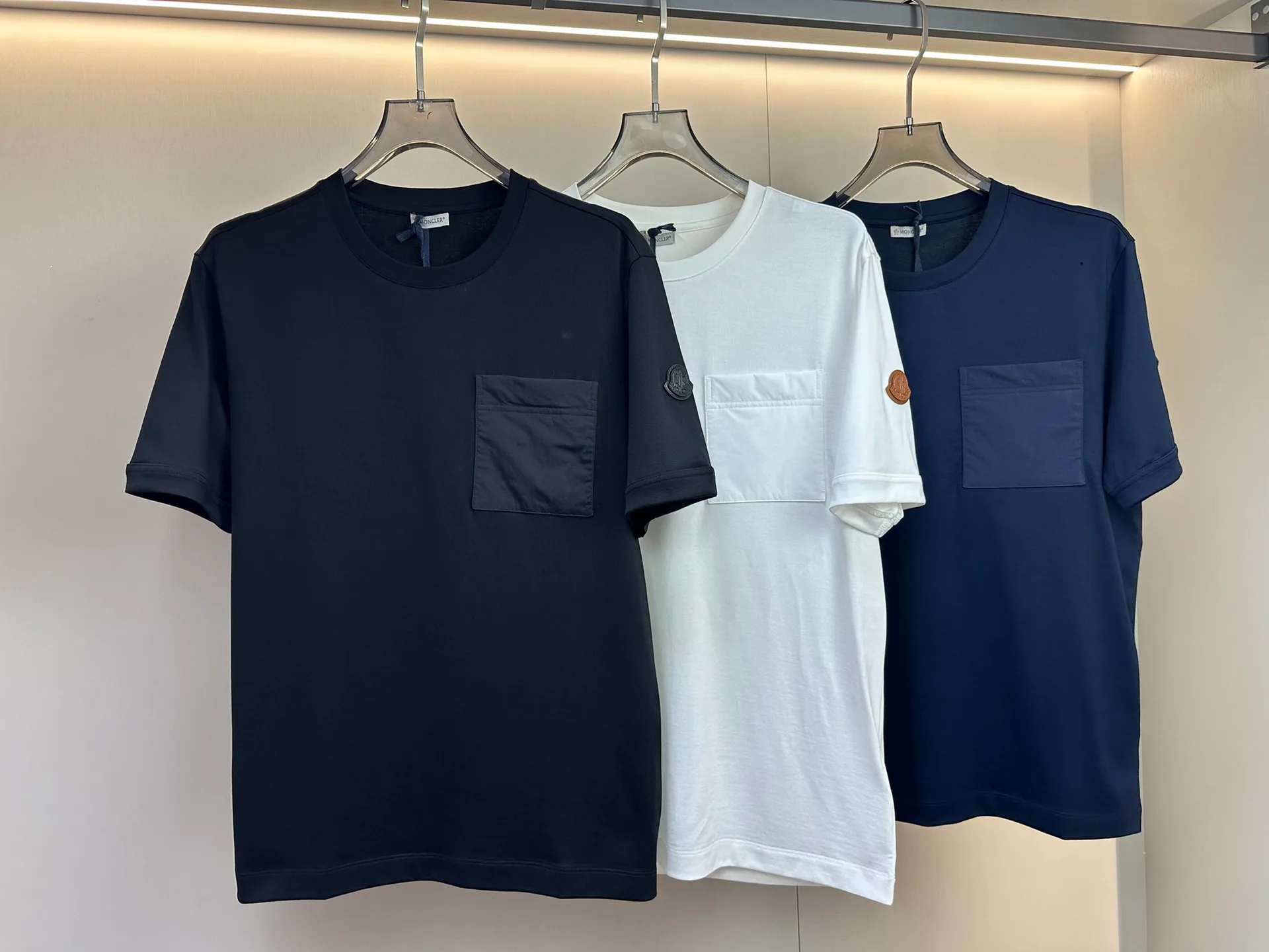 Футболки Женские Moncler 631536