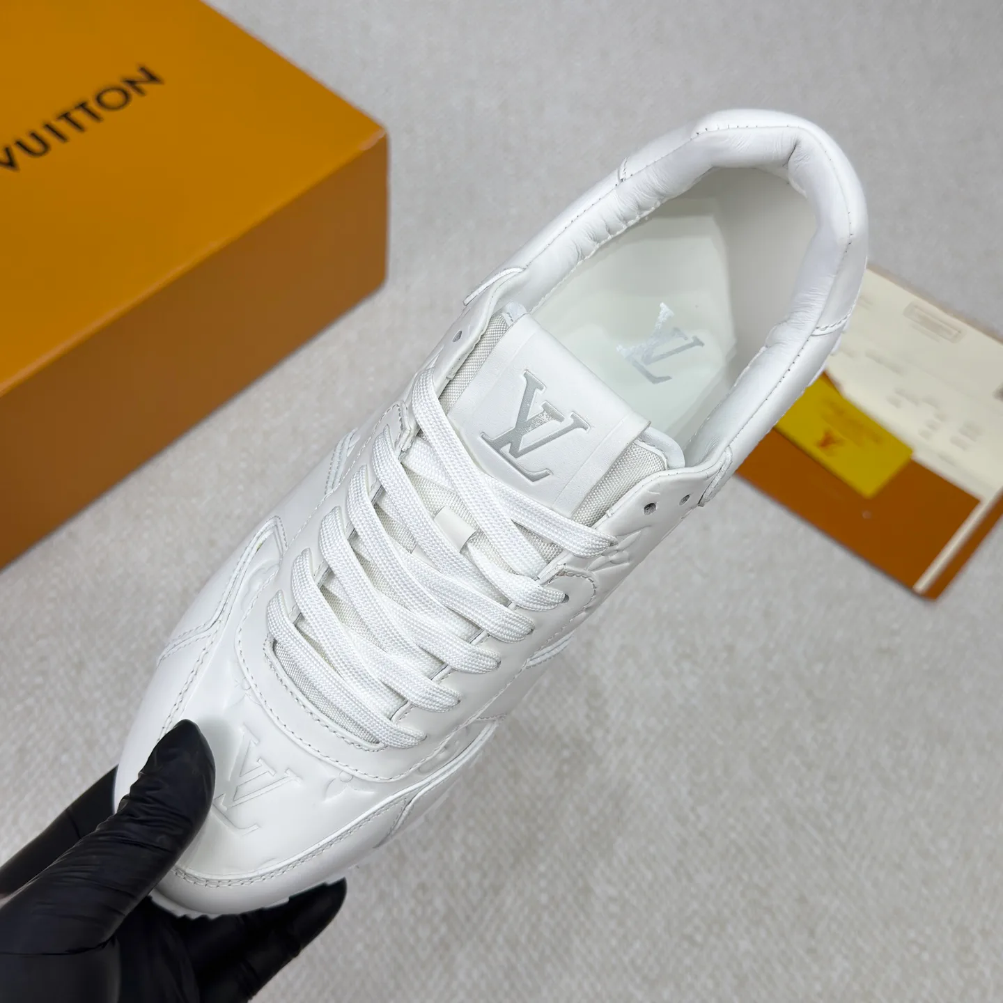 Кроссовки Мужские Louis Vuitton 18892499