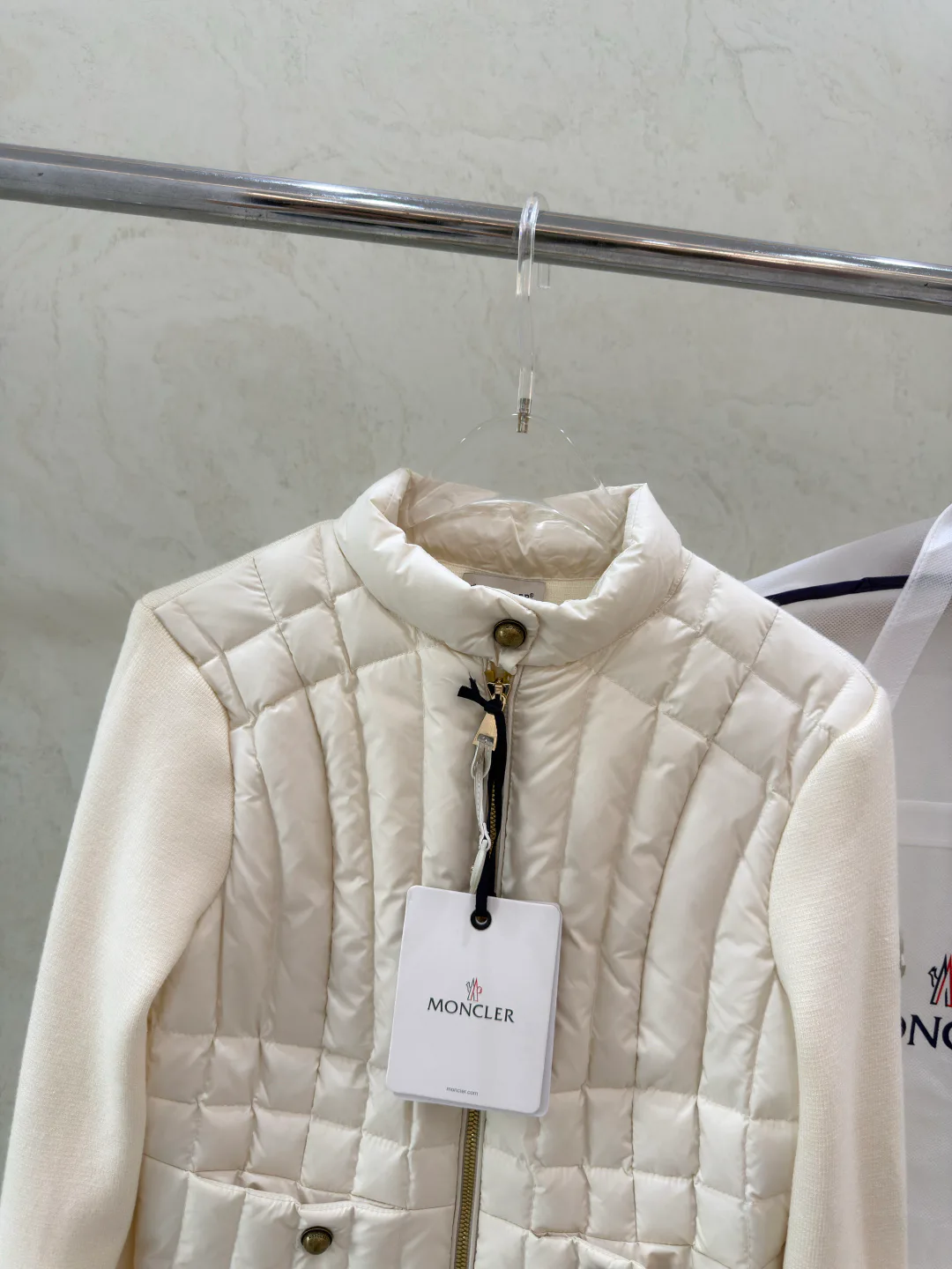 Куртки И Пуховики Женские Moncler 18690113
