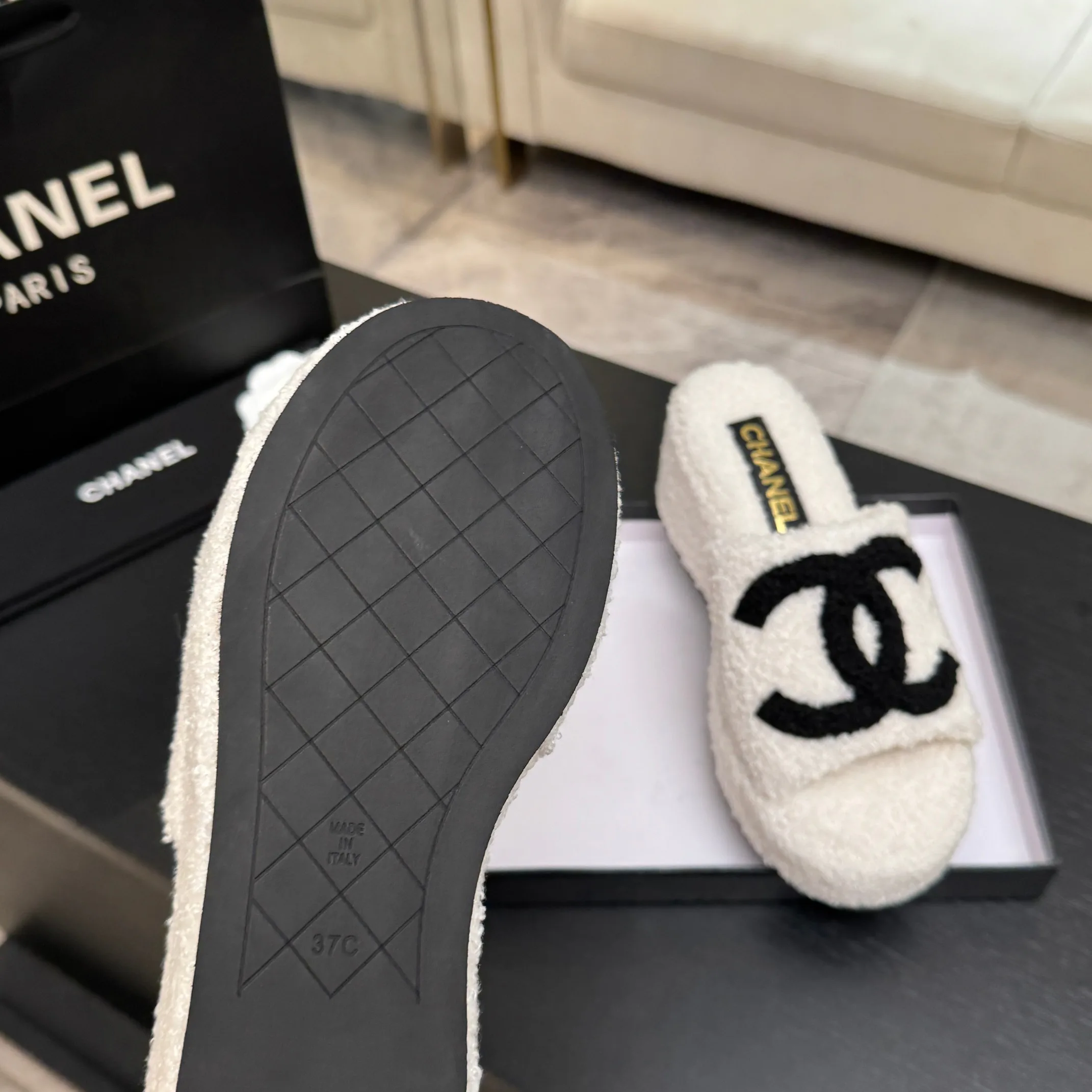 Тапочки Женские Chanel 18500996