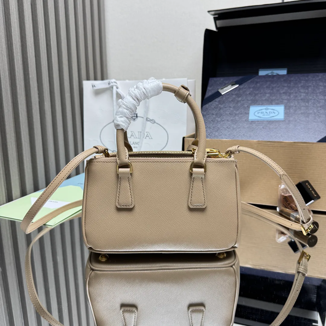 Классические Сумки Женские Prada 1763160