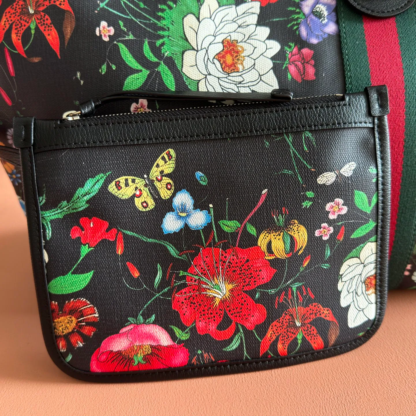 Классические Сумки Женские Gucci 18148090