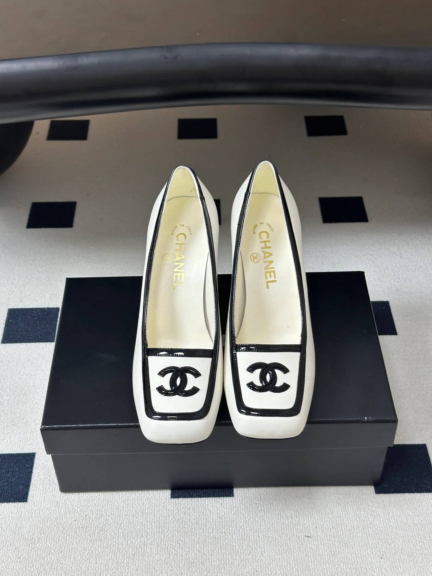 Туфли Женские Chanel 18049713