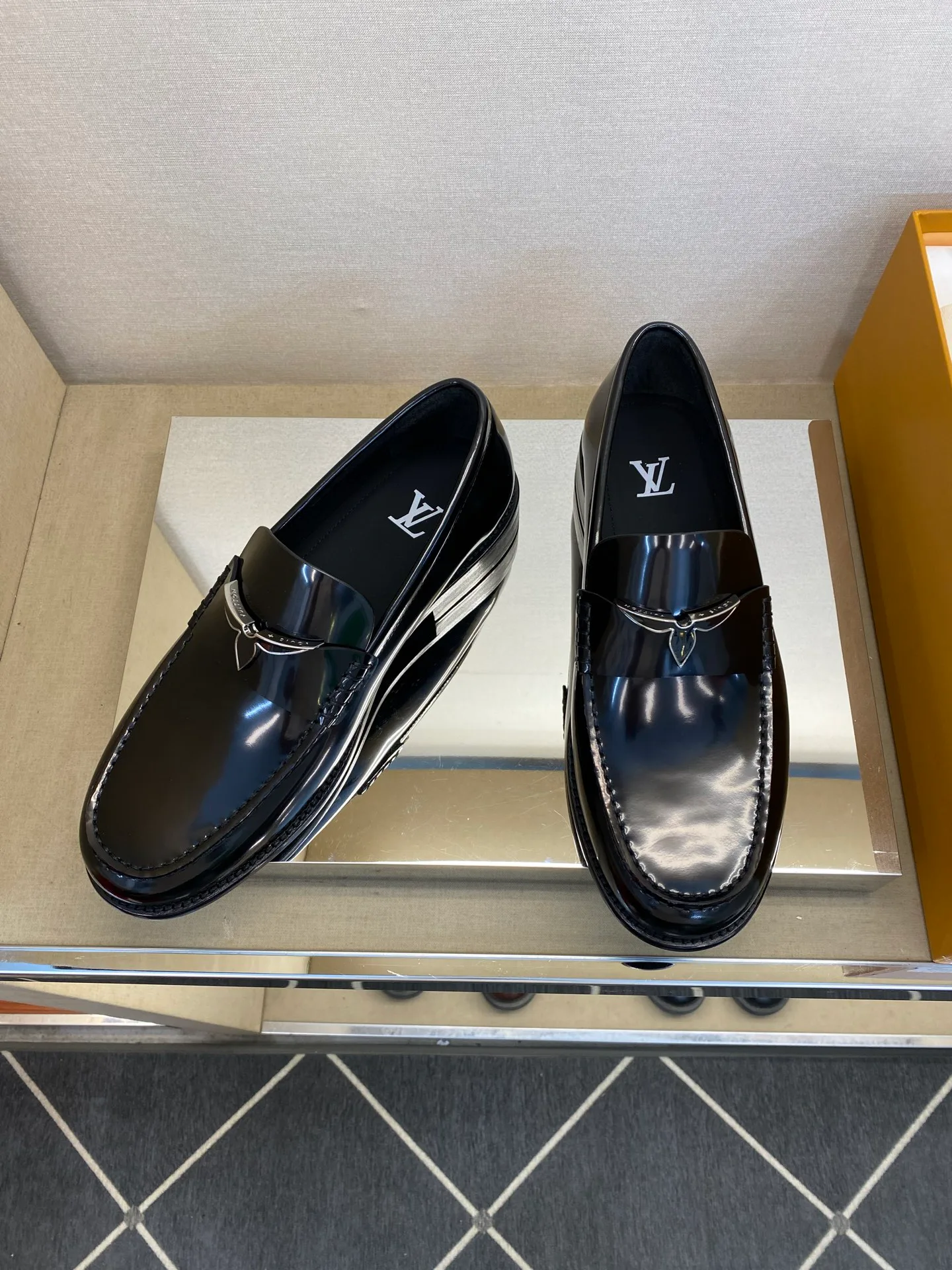 Лоферы И Туфли Мужские Louis Vuitton 18079154