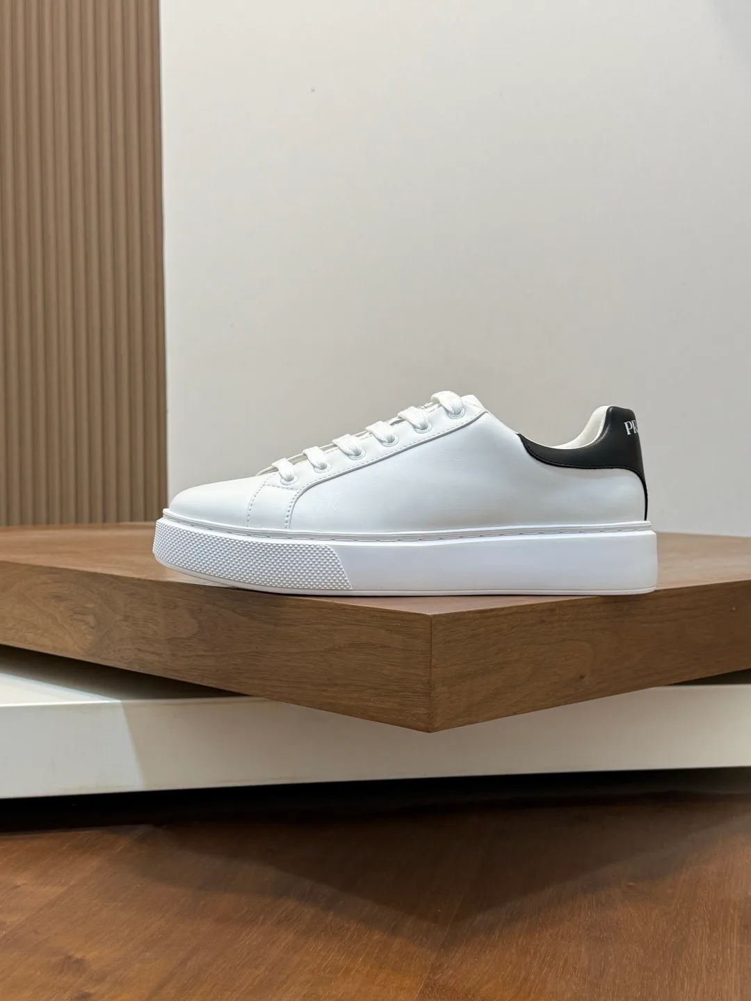 Кроссовки Мужские Prada 17447606