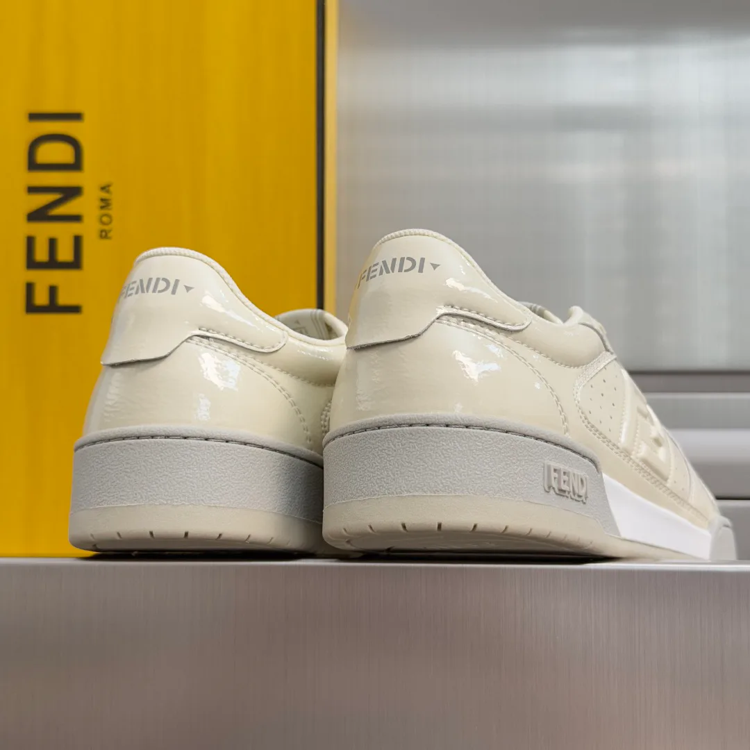 Кроссовки Женские Fendi 17729638