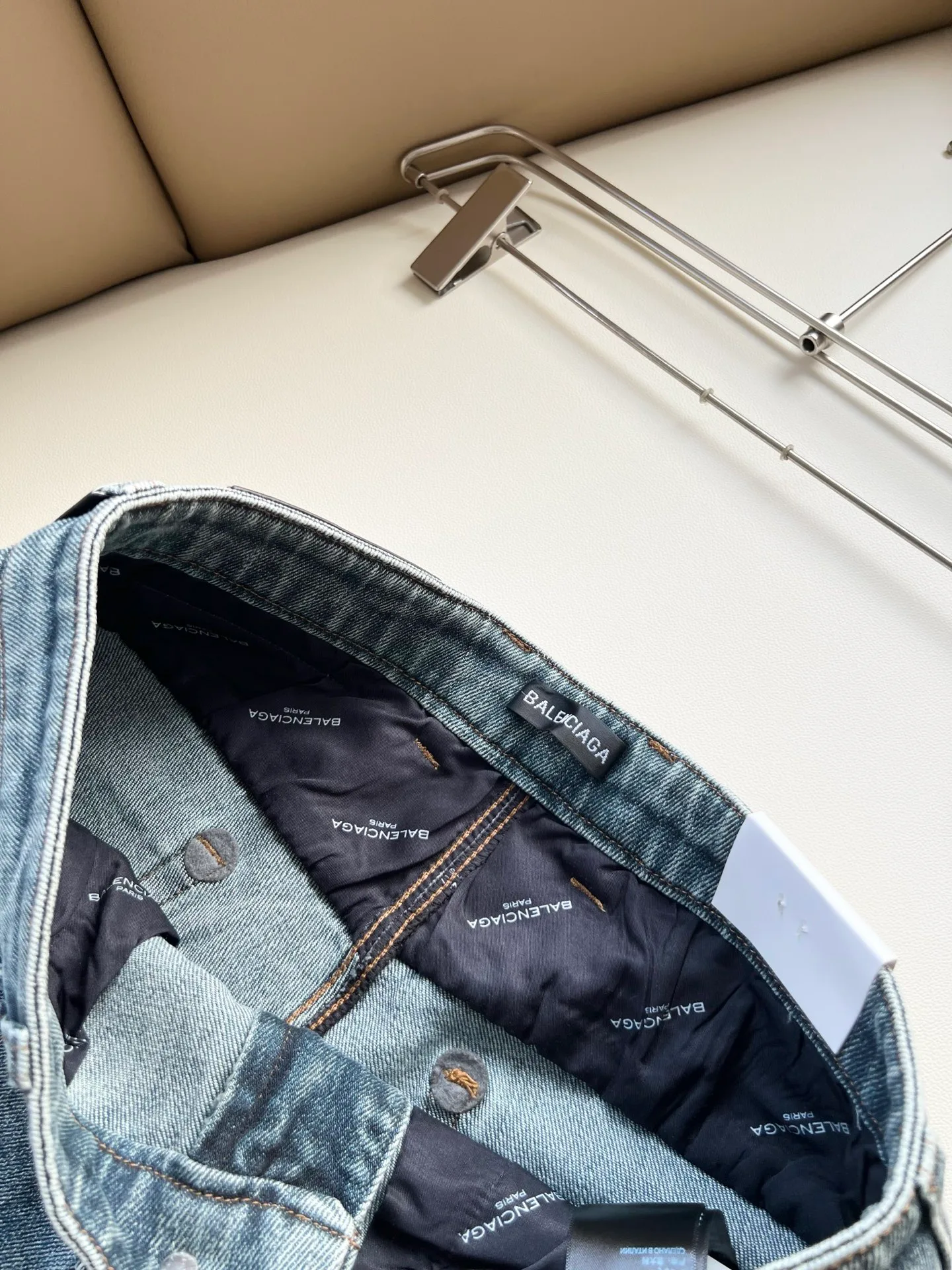 Джинсы Мужские Balenciaga 18446400