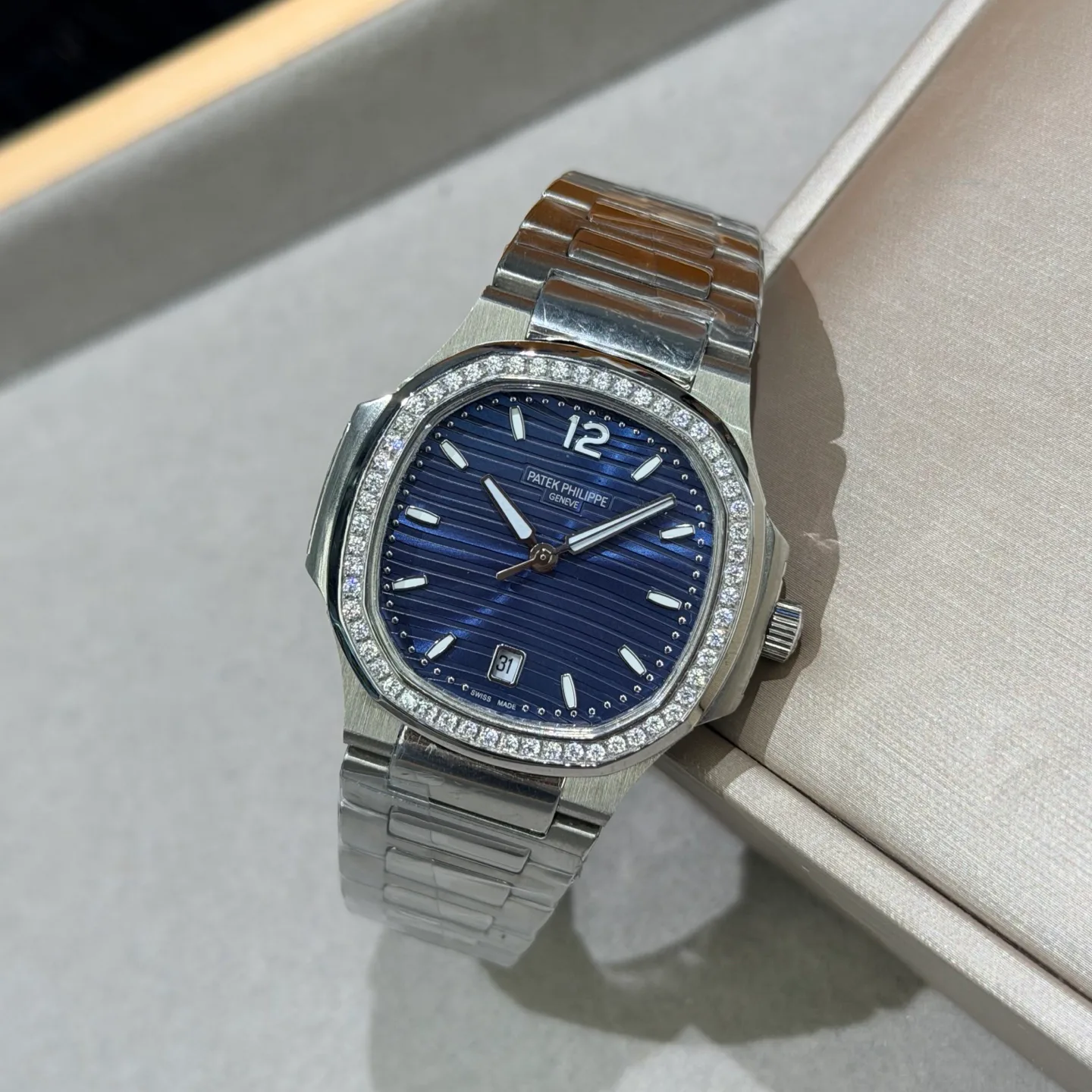 Часы Женские Patek Philippe 17870337