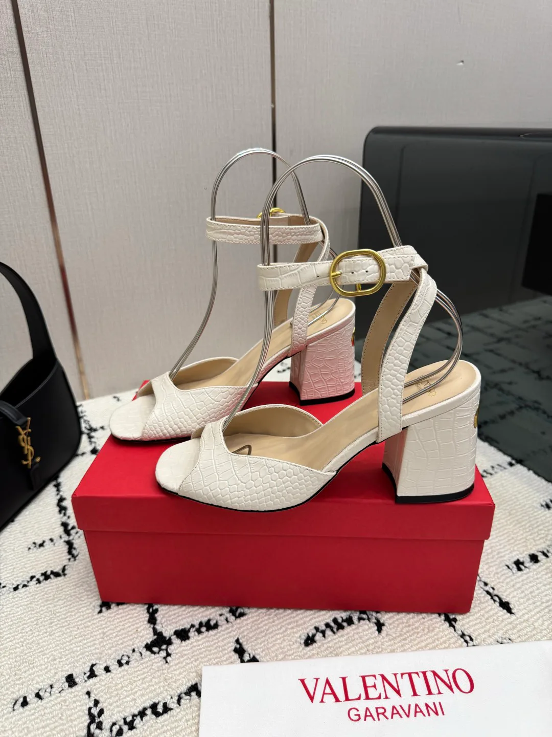 Босоножки Женские Valentino 18048994