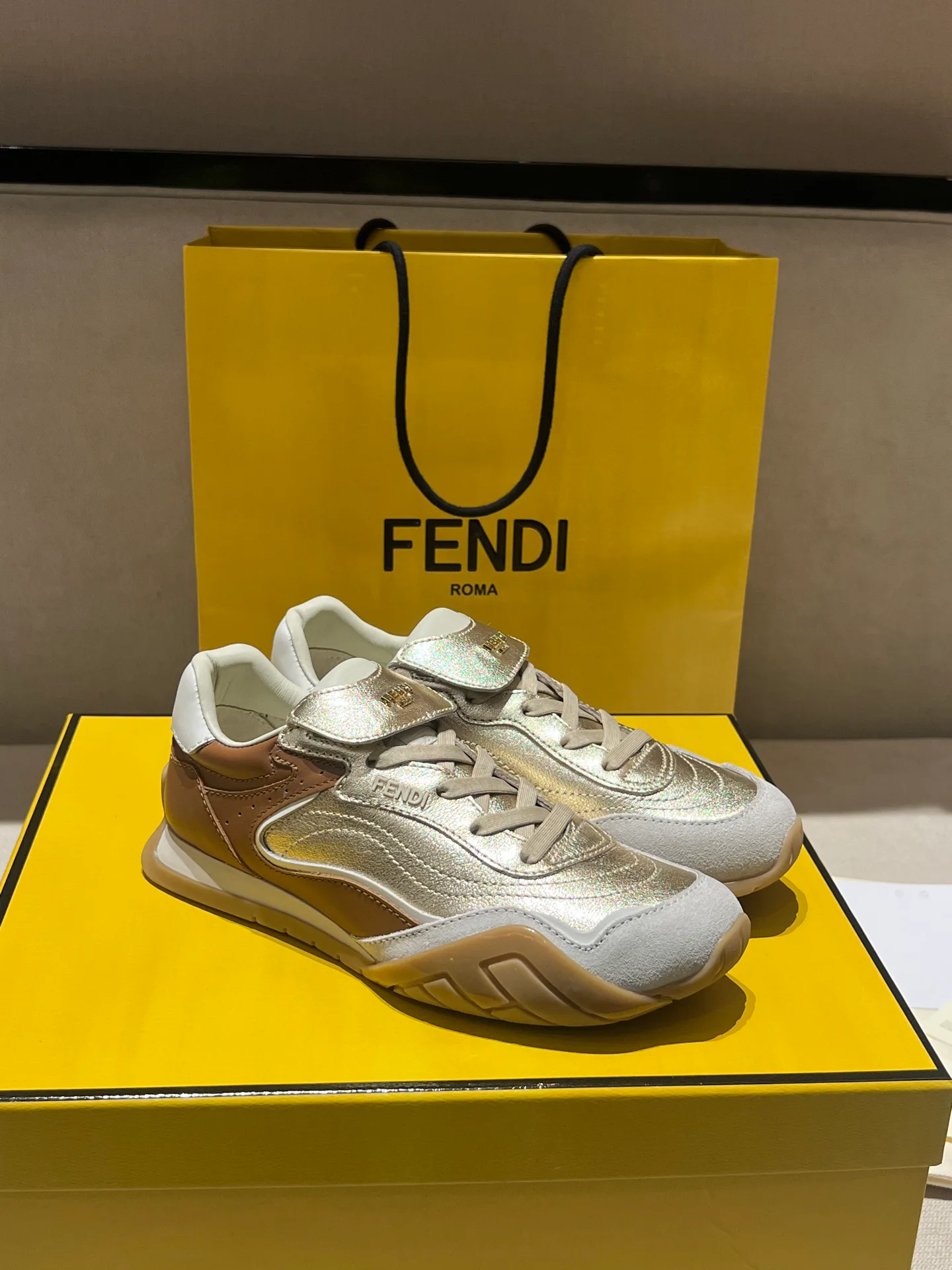Кроссовки Женские Fendi 1469133