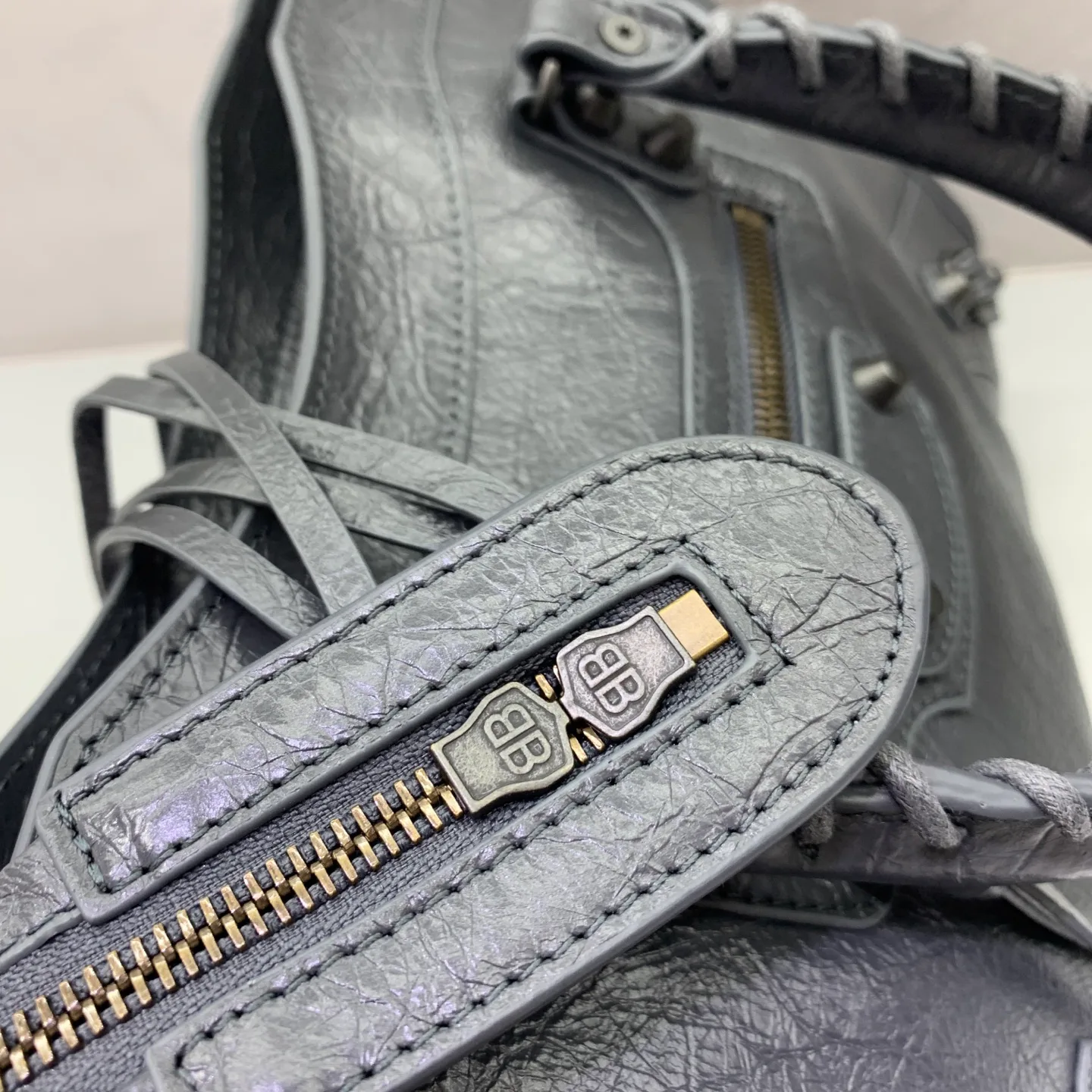 Классические Сумки Женские Balenciaga 18135965