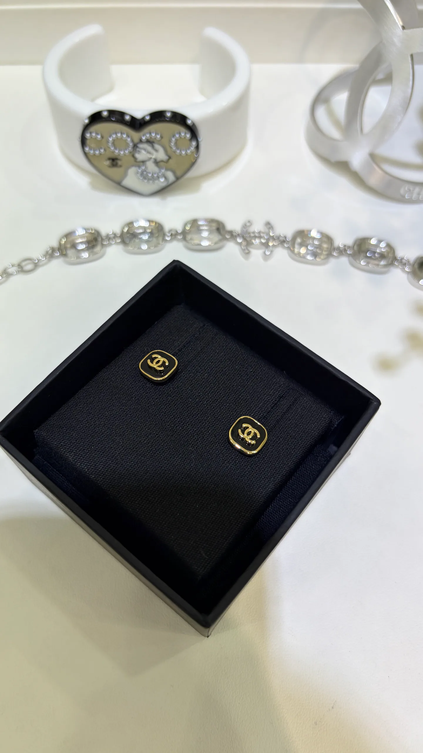 Бижутерия Chanel 18059084