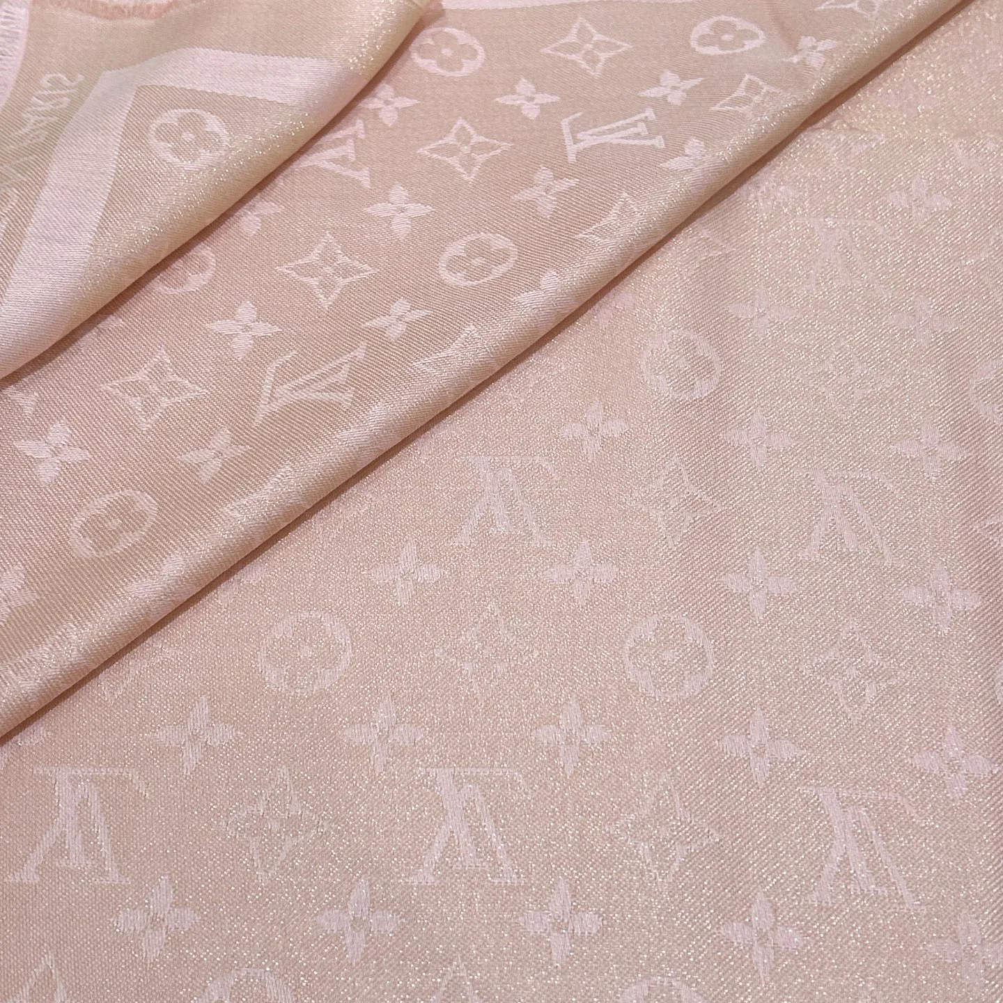 Шарфы Louis Vuitton 18267556