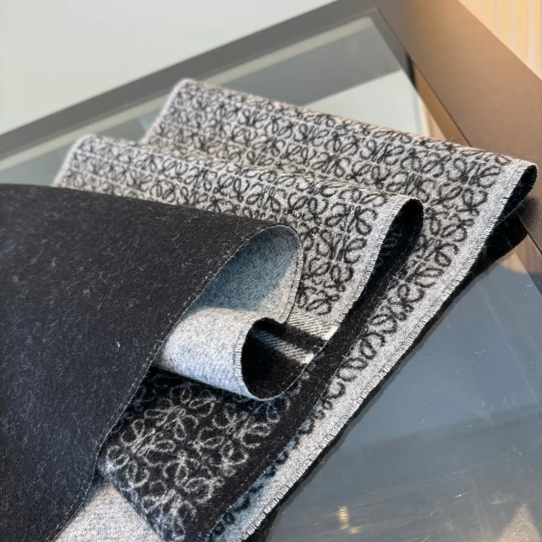 Шарфы Loewe 18222625