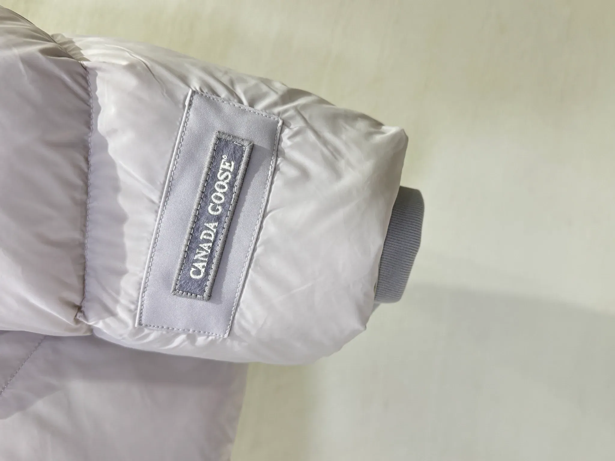 Куртки И Пуховики Женские Canada Goose 218537