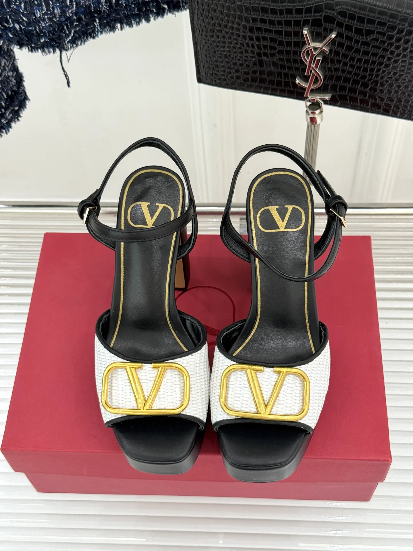 Босоножки Женские Valentino 11894226
