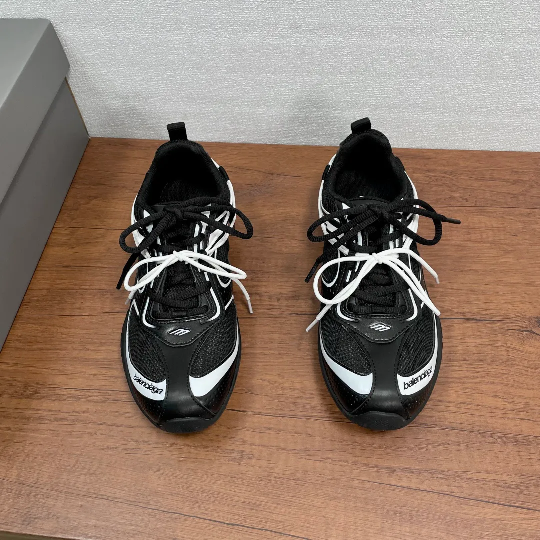 Кроссовки Женские Balenciaga 18626398