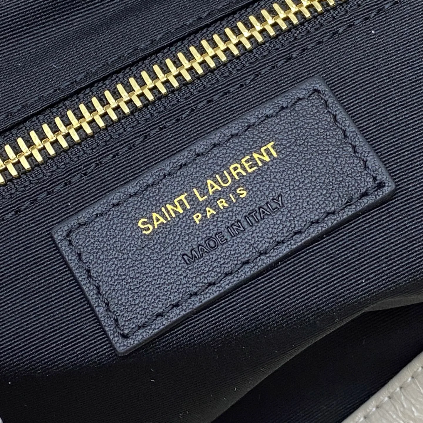 Классические Сумки Женские Saint Laurent 8988100