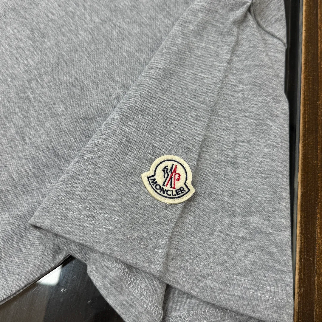 Футболки Женские Moncler 10292181