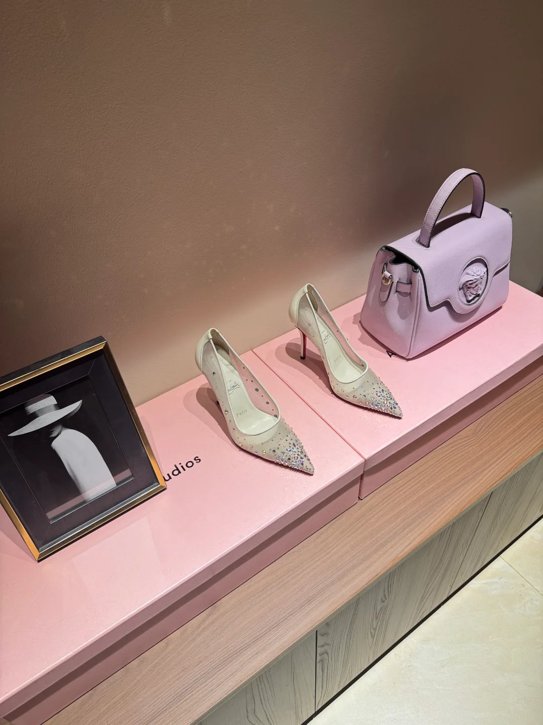 Туфли Женские Christian Louboutin 5737578