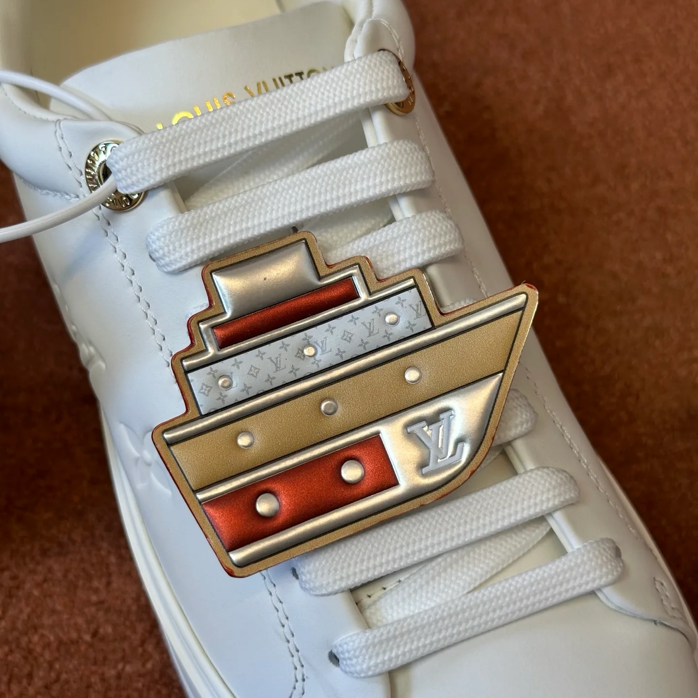 Кроссовки Женские Louis Vuitton 18120680