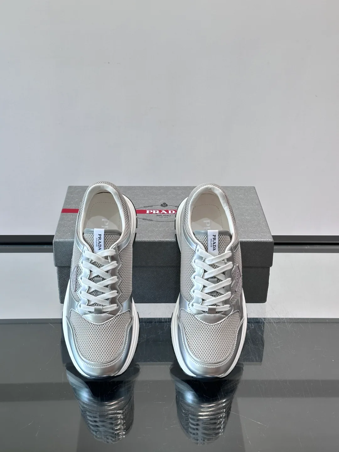 Кроссовки Женские Prada 17349410