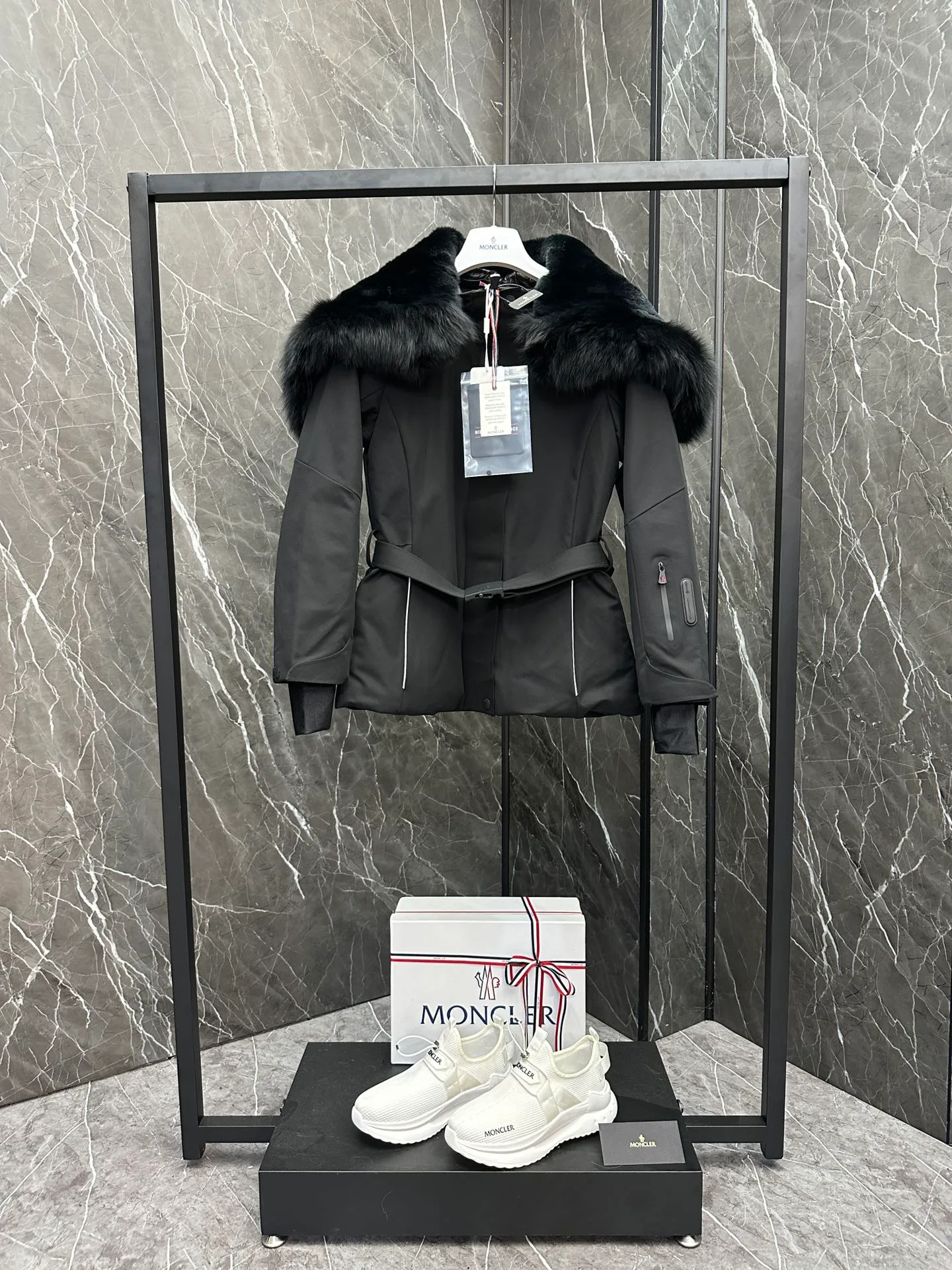 Куртки И Пуховики Женские Moncler 19629391