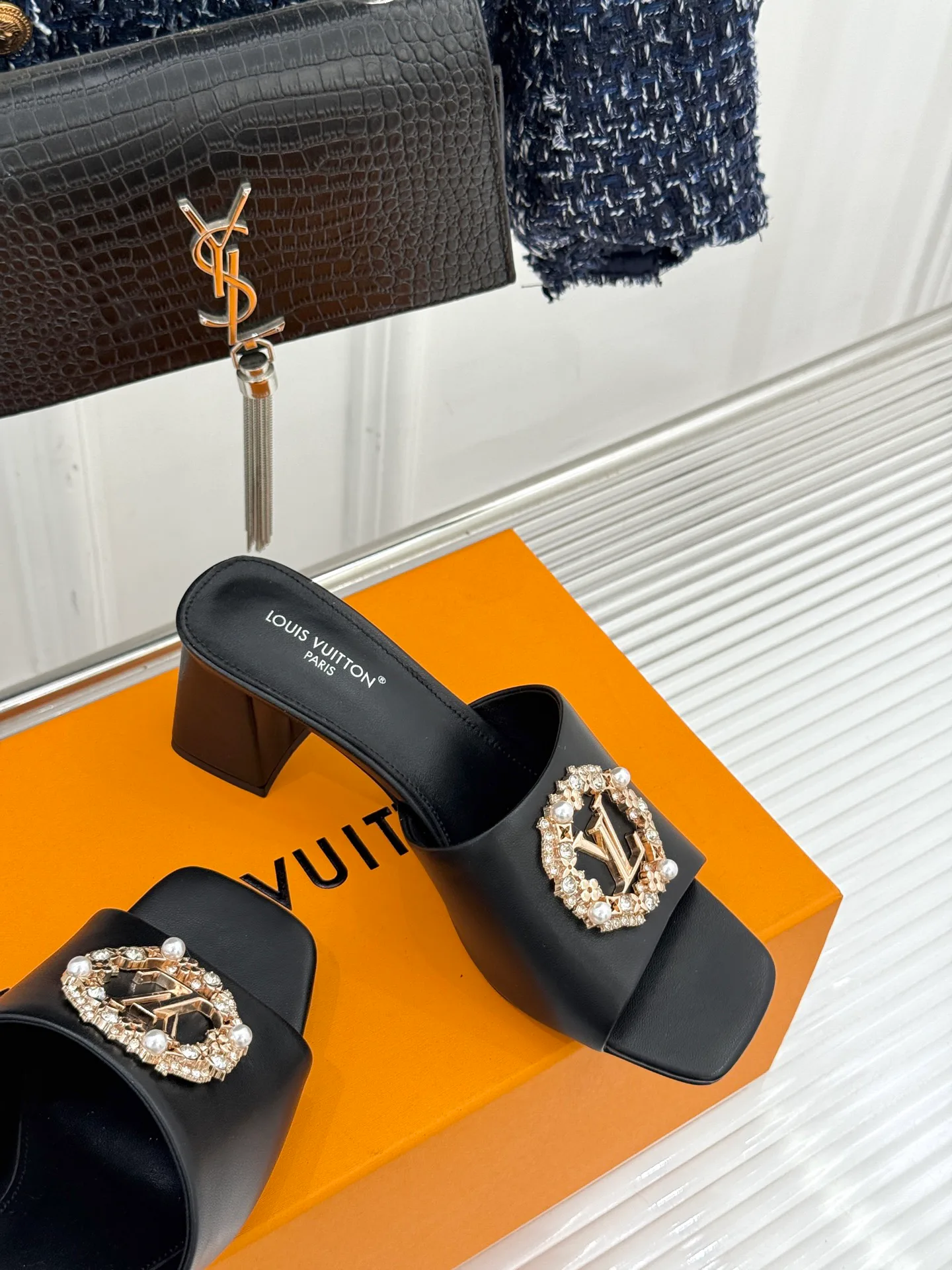Шлепанцы Женские Louis Vuitton 2768100