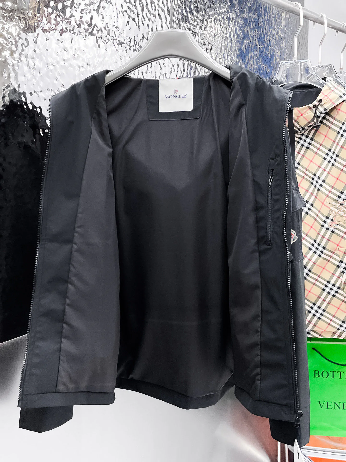 Куртки И Пуховики Мужские Moncler 9352368