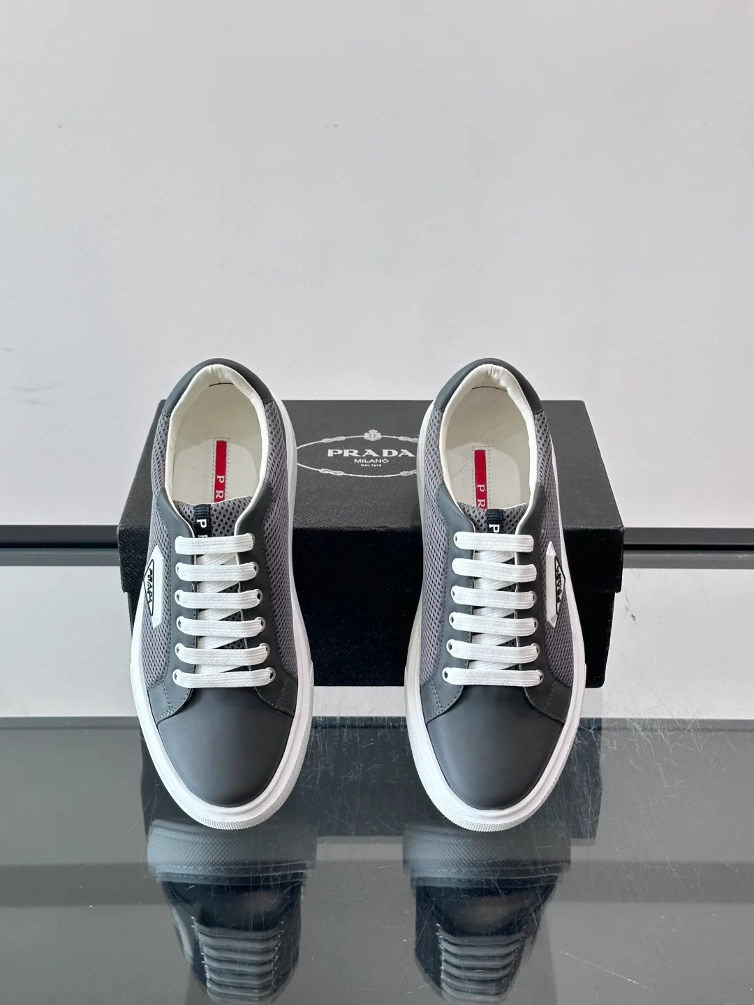 Кроссовки Женские Prada 17497963