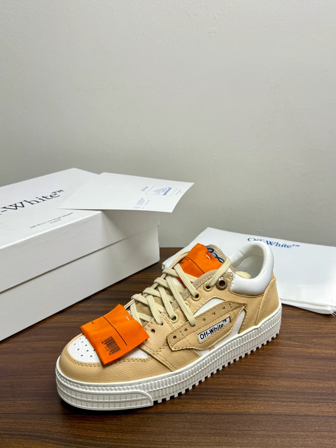 Кроссовки Женские Off-White 18961470