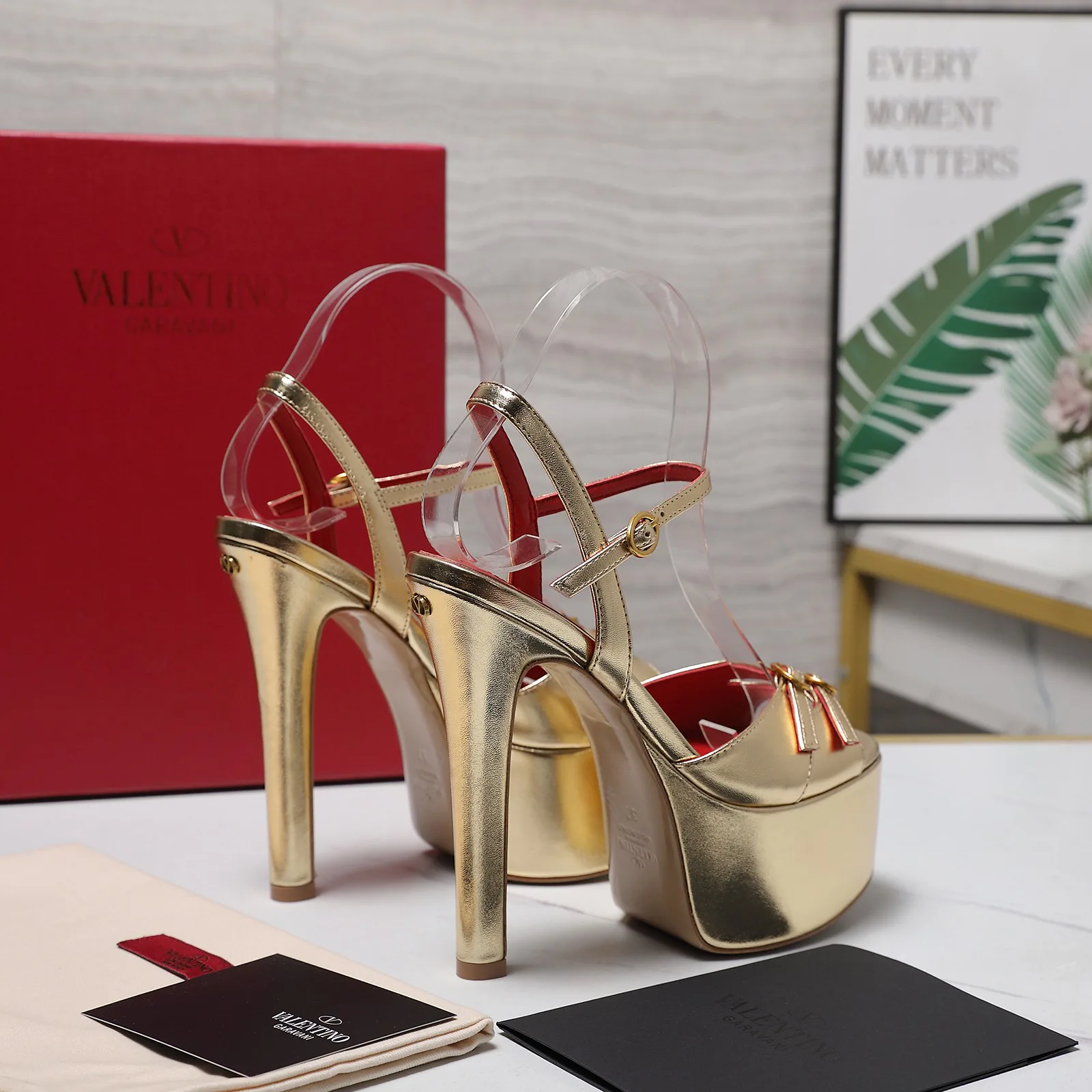 Босоножки Женские Valentino 13542426